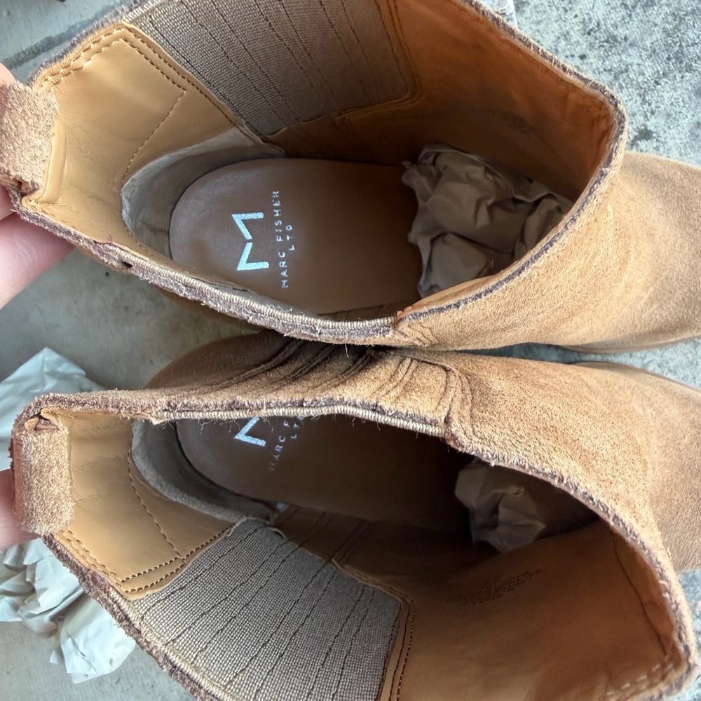 Marc Fisher women’s leather Suede Pointed-Toe Ankle Boots in tan. Sz-9.5M. LocW - Picture 10 of 12